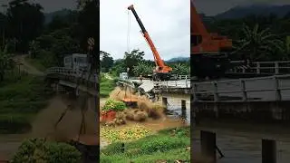 🚜🌊💥 Bridge Collapse Disaster Crane Fights to Save Banana Tractor #tractor #cranepower #shorts