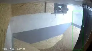 Befüllung Pelletbunker. Pellets werden eingeblasen