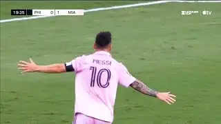 Lionel Messi CRAZY LONG SHOT Goal vs Philadelphia
