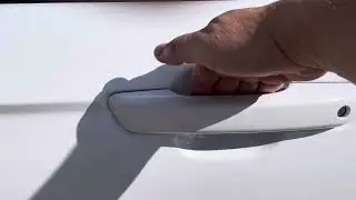 Lock/Unlock 2025 Jeep Grand Cherokee Using the Door Handle