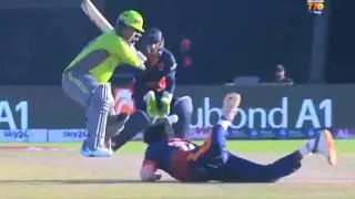 Sri lanka spinner Kevin Koththigoda falls twice in an over | Dubai T10 league