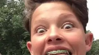 THE CRINGIEST VINE SINGER IN THE HISTORY OF HUMAN EVOLUTION