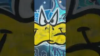 Spread Peace and Love #pinisunz #graffitiuk #streetart