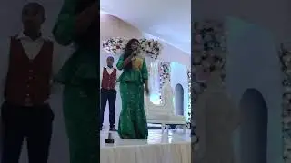 How to Present a Cake.