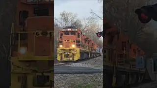 GC 536 leads L782 with 556 trailing (hes leading sunday) #georgiacentralrailway #shortlinerailroads