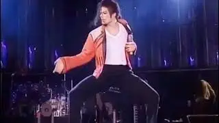 Michael Jackson VS Bruce Lee