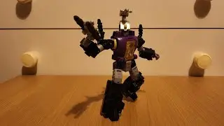 Transformers Reviews - Legacy Evolution Bombshell