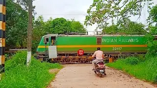 AJNI WAG-9 With SMALL BCNA FREIGHT TRAIN !! KONKAN RAILWAYS