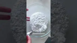 Royal Icing for Decorating Christmas Cookies  #recipe #christmas