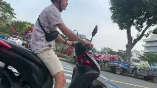 Đi h&oacute;ng hoa ở Hồ B&aacute;n Nguyệt Hải Nam du lịch, cảnh đẹp, ẩm thực