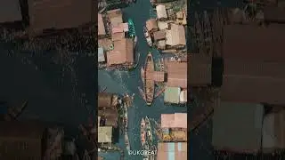This is Makoko, an infamous slum settlement inside Nigeria&rsquo;s commercial capital city Lagos. 🇳🇬