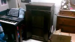 Victor Credenza playing Two-Tone Shoes & Heart Brake Motel - Homer & Jethro