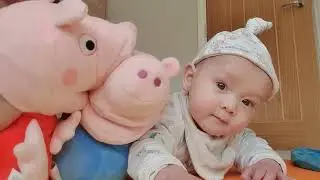 20weeks old baby Taiyo is interested in phone camera than pappet show.