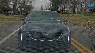 Езда на парковке перед спортивным автомобилем — это самая глупая затея... но вы можете немного за...