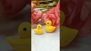 Make some cute little ducklings out of super light clay with your kids! # handmade diy# parent-chil