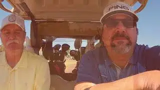Джон и Майк играют в лучший мяч на трёх лунках в гольф-клубе Southern Hills Golf and Country Club
