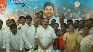Ongole : YSRCP Leaders Hoists Party Flag and Celebrates Party Anniversary - 12th Mar 2017