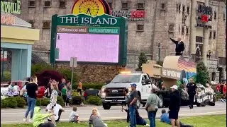Pigeon Forge - Friday&rsquo;s PARADE on the Parkway! Music in the Mountains Spring Parade! 4.29.22 #ripken
