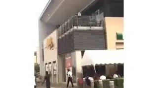 Yahoo boys spraying money!