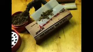 Super-hempwick-man rolling up. #rawlife247 #vinemagic #hempwicklove #weed #stopmotion #bored #mag...