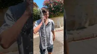 Aqu&iacute; no se puede mear eh 😡🚿