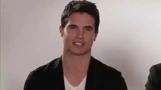 Robbie Amell shares his favorite TV shows on his Celebrity Watchlist