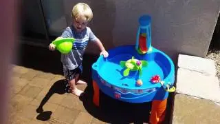 Kid Tested: Finding Dory Whirlin' Waves Water Table by Step2
