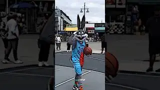 Space Jam IRL 😳