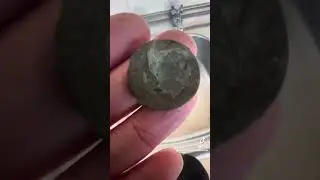 Coin cleaning electrolysis