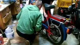 [Timelapse] Půlen&iacute; motoru, Rozoberanie motoru Babeta 210 / Jawa 210