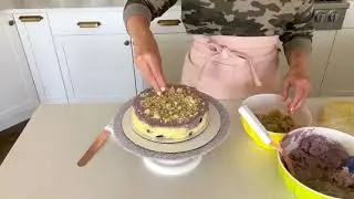 Blueberry Streusel Muffin Cake