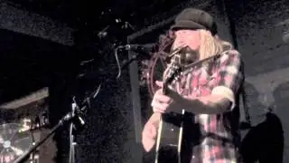 Stu Larsen - This Train - Live The Slaughtered Lamb London 2011
