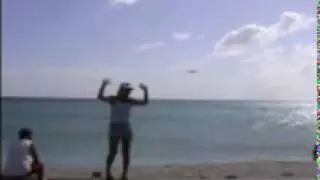 KLM 747 almost hitting Krassie on St. Maarten