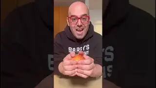 How to cut an apple using your hands and no knife! #lifehacks #apples