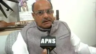 SP FUED SPARKS &lsquo;GRAND ALLIANCE&rsquo; IN UP , SHIVPAL ON THE MOVE