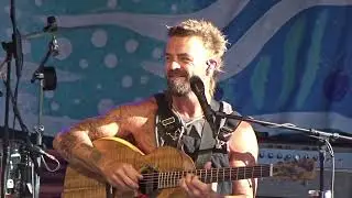 Xavier Rudd 