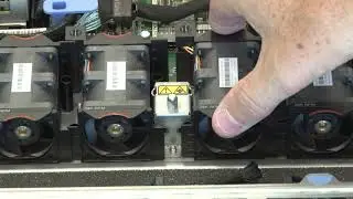 Lenovo ThinkSystem SR635 Installing system fan