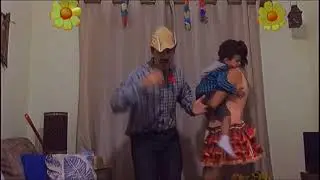 Parab&eacute;ns Tem&aacute;tico #10 - Fam&iacute;lia Tem&aacute;tica - Parab&eacute;ns de Bail&atilde;o com Vassoura - Bandanejo.