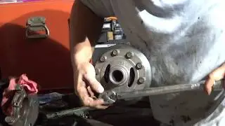 Suzuki Samurai mini spool installation.  (Installing mini spool in to the differential carrier only)