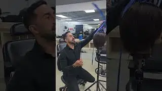 Clase de manejo de tijera y de corte de cabello a 0 grados
