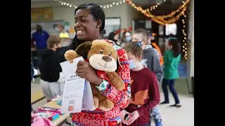 Tulsa County Sheriff's Office delivers Christmas gifts to Sand Springs school children
