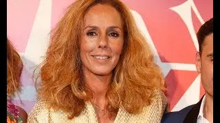 Roc&iacute;o Carrasco agradece el premio 'MR Gay Pride Espa&ntilde;a' otorgado a Roc&iacute;o Jurado | Diez Minutos