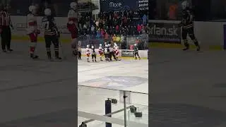 Crazy Hockey Fight! Liptovsk&yacute; Mikul&aacute;&scaron; vs Nov&aacute; Ve&scaron; 🤯🥊