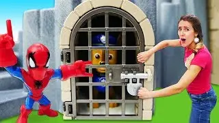 Patrulla Canina en el Castillo. La Guarder&iacute;a Infantil. V&iacute;deos de juguetes para ni&ntilde;os.