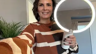Magnifying light up makeup mirror 