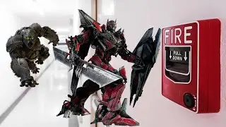 Sentinel Prime pulls the fire alarm/Grounded