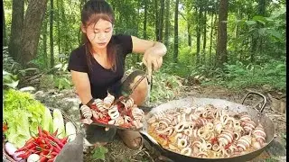 Unique Octopus Cooking & Eating | Spicy Forest Campfire Food 🦑🌶️🔥