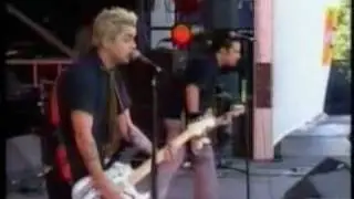 Green Day - Hitchin' A Ride [Live @ V98 Festival]