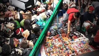 Awesome Retro Toy Market In Bangkok's Chinatown