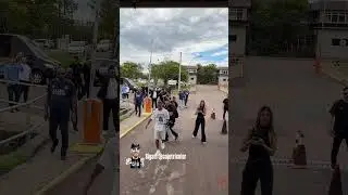 Tet&ecirc; chegou, encontrou a torcida no Salgado Filho e ser&aacute; apresentado &agrave;s 17h30 na Arena.